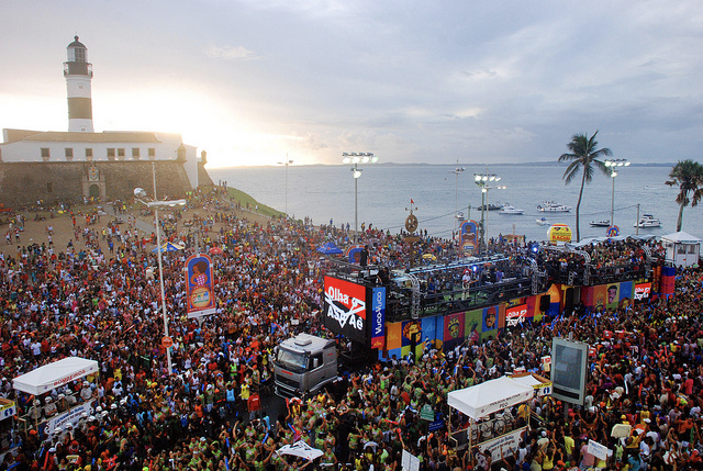 You are currently viewing Já é carnaval Salvador: Confira a programação completa da maior festa de rua do mundo