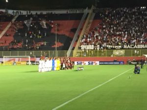 Com apoio da torcida Vitória fica apenas no empate com Corinthians pela Copa do Brasil 1