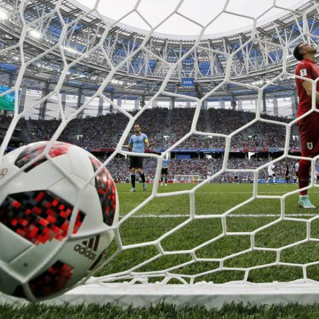 Com show de  Griezmann e falha de Muslera, França vence Uruguai e avança na Copa do Mundo