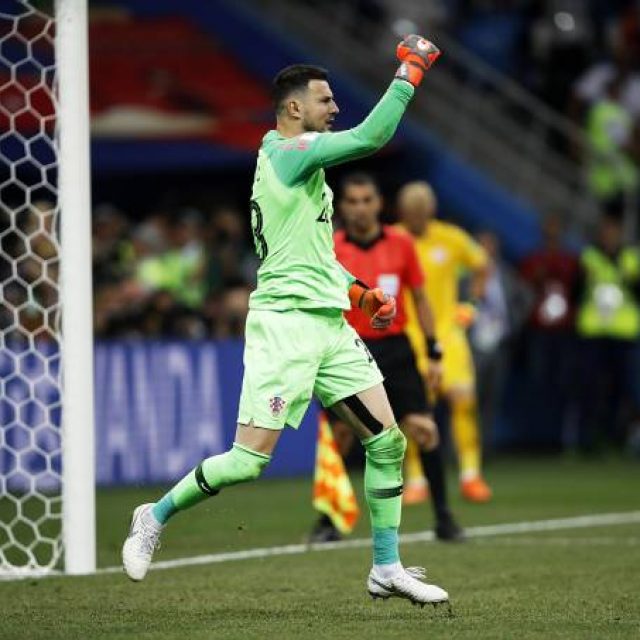 Goleiros dão show, mas Croácia leva melhor diante da Dinamarca nos pênaltis e segue viva na Copa do Mundo