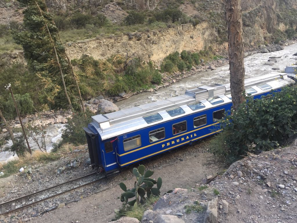 Brasileira relata descaso e cenas de terror após acidente de trem no Peru 1