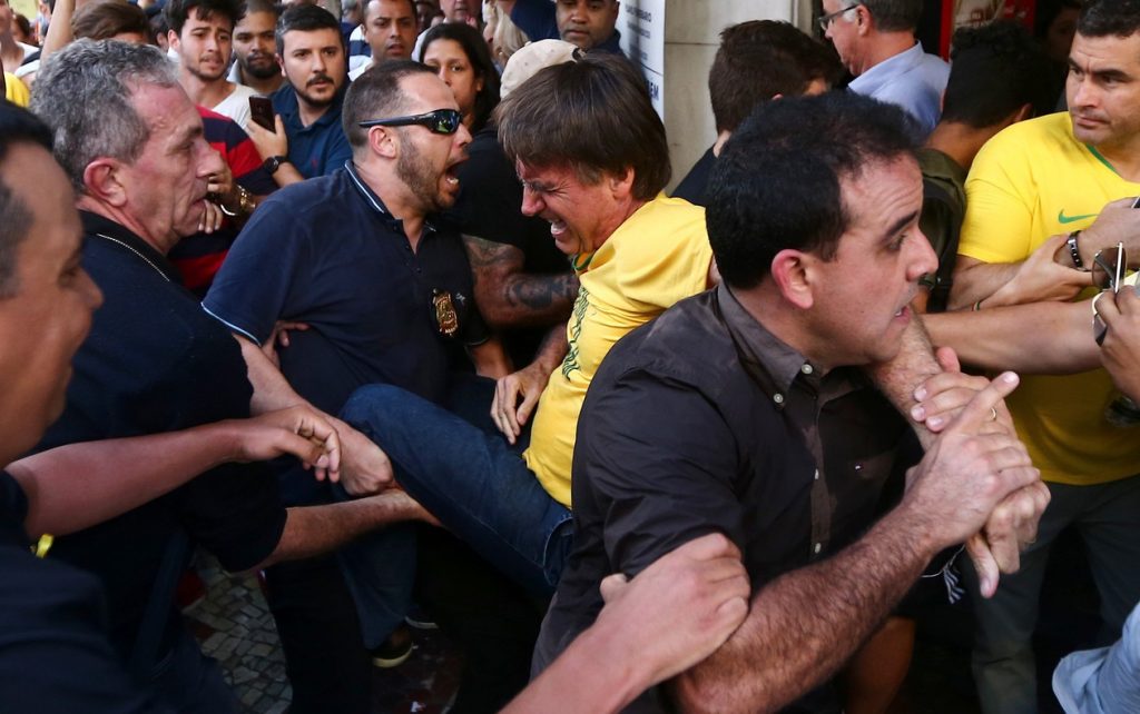 Bolsonaro está na UTI após ser esfaqueado; estado de saúde é estável 1