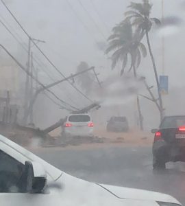 Read more about the article Chuva transforma Salvador em cenário de filme de terror