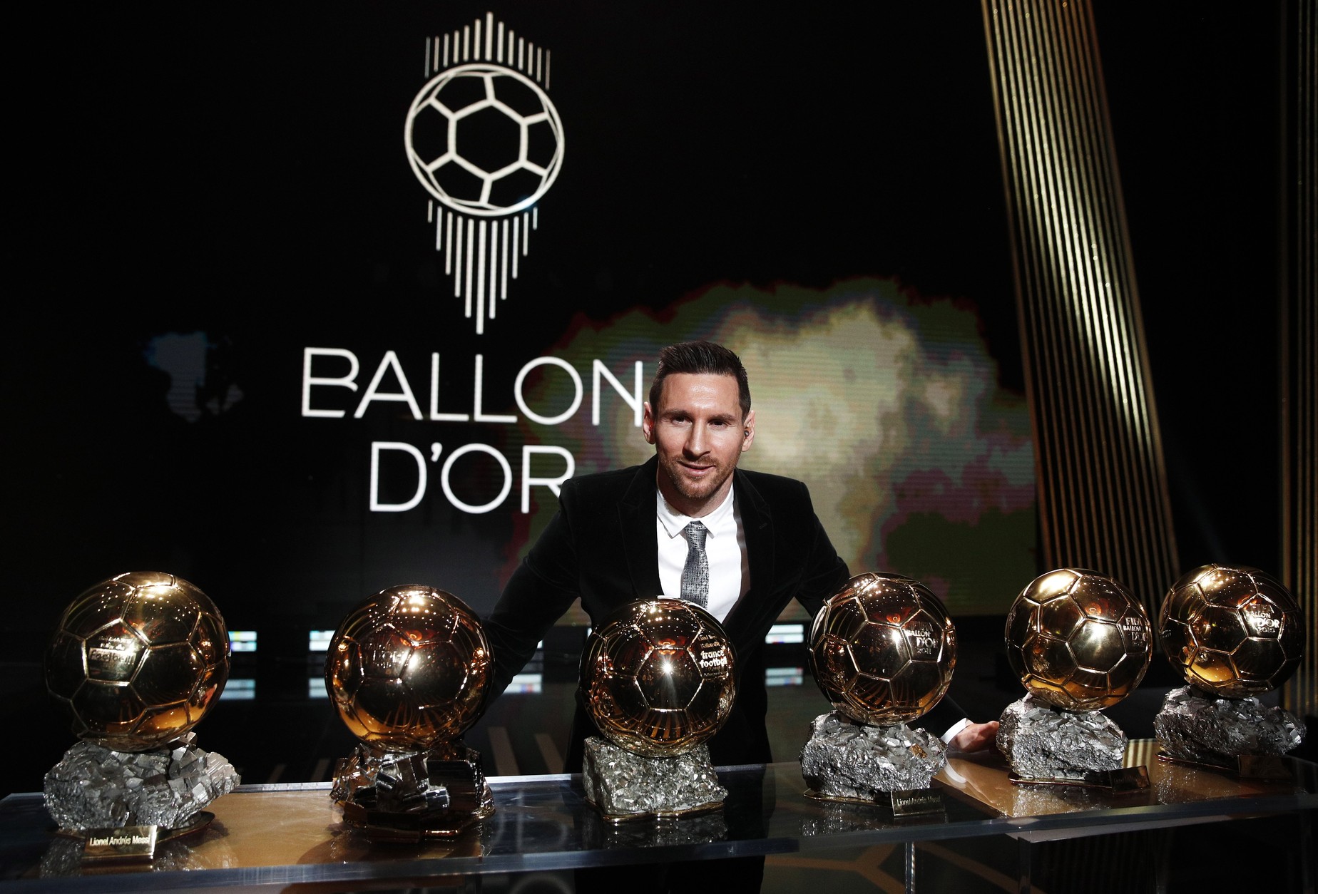 You are currently viewing O maior entre os maiores; Messi conquista pela sexta vez a  Bola de Ouro